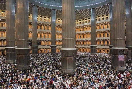 Suasana Malam Nuzulul Quran di Masjid Istiqlal