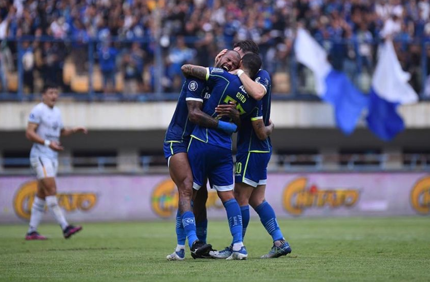 Persib Menang Besar atas RANS: Skor 4-0!